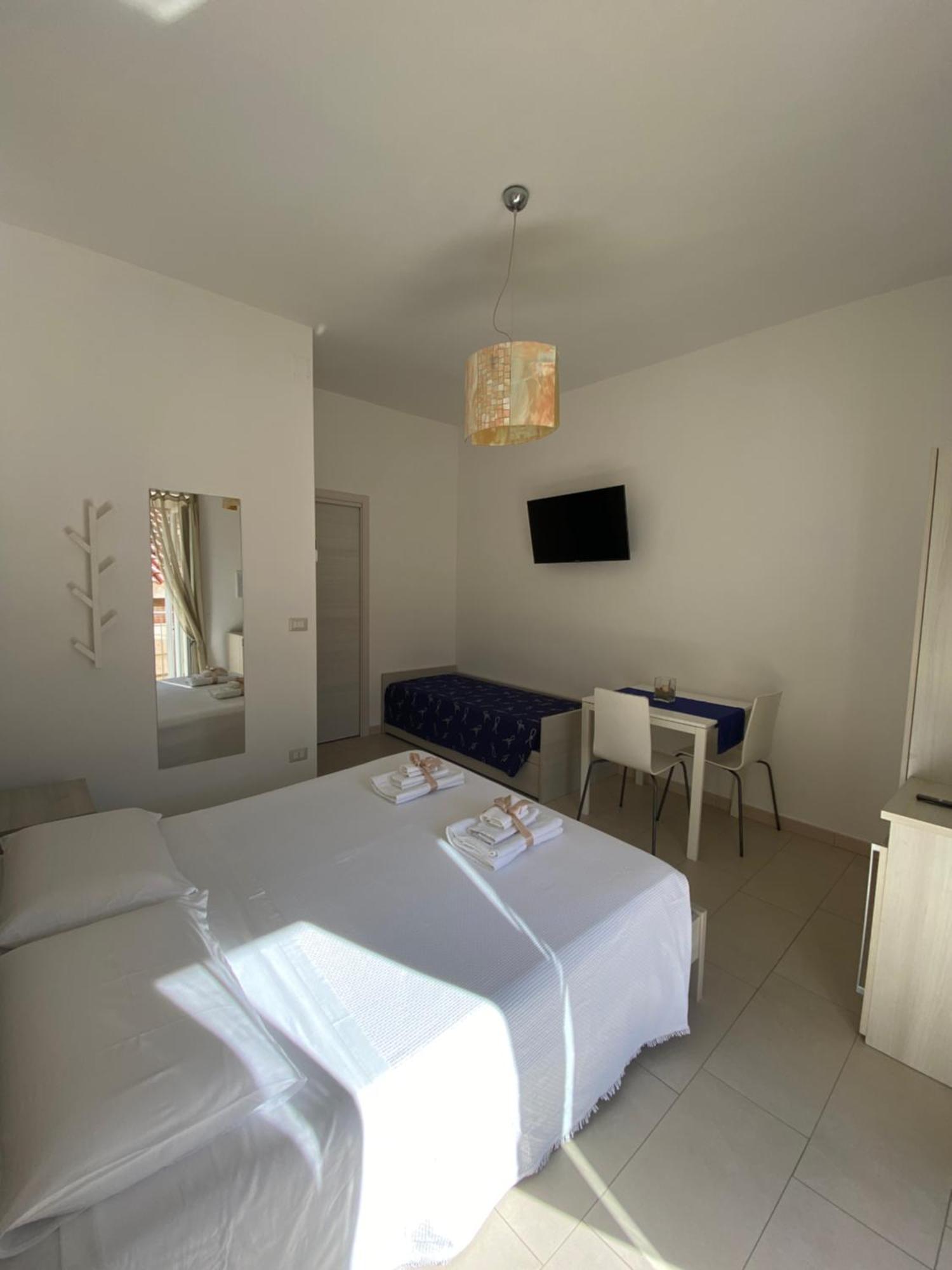 B&B Degli Aranci 帕利努罗 外观 照片