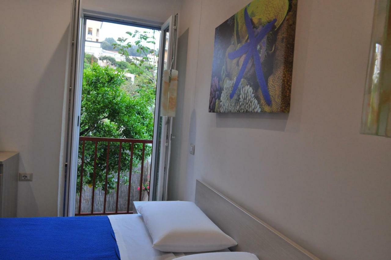 B&B Degli Aranci 帕利努罗 外观 照片
